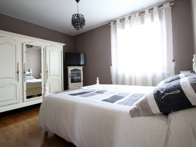 MAISON SUR SOUS SOL COMPLET A VENDRE - SASSENAY - 89 m2 - 245000 €