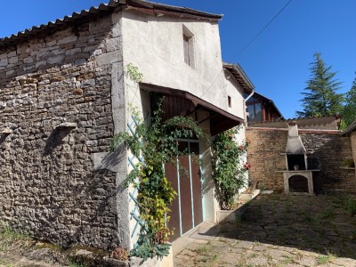 MAISON DE VILLAGE AVEC JARDIN A VENDRE - SENNECEY LE GRAND - 112 m2 - 135000 €