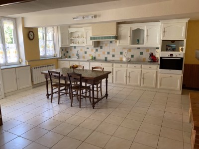 MAISON DE VILLAGE AVEC JARDIN A VENDRE - SENNECEY LE GRAND - 112 m2 - 135000 €