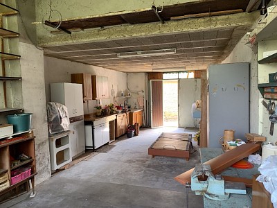 MAISON DE VILLAGE AVEC JARDIN A VENDRE - SENNECEY LE GRAND - 112 m2 - 135000 €