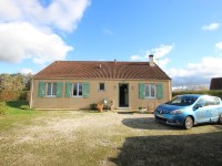 Maison de plain pied avec garage et terrain. - SIMARD - 100 m2 - VENDU
