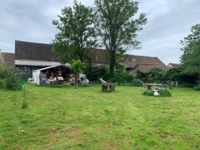 MAISON EN PIERRES AVEC GRAND JARDIN ET DPENDANCES A VENDRE - ST CYR - 125 m2 - 244000 €