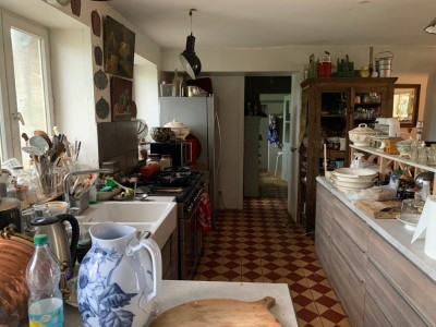 MAISON EN PIERRES AVEC GRAND JARDIN ET DPENDANCES A VENDRE - ST CYR - 125 m2 - 244000 €