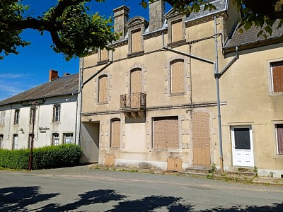MAISON A VENDRE - ST LEGER SOUS BEUVRAY - 265 m2 - 110000 €