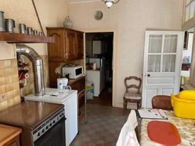 MAISON A VENDRE - ST LEGER SOUS BEUVRAY - 265 m2 - 110000 €