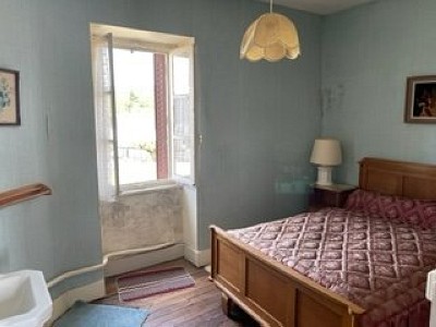 MAISON A VENDRE - ST LEGER SOUS BEUVRAY - 265 m2 - 110000 €