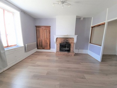 Maison de village - ST SERNIN DU PLAIN - 61,6 m2 - 75000 €