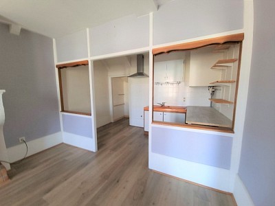 Maison de village - ST SERNIN DU PLAIN - 61,6 m2 - 75000 €