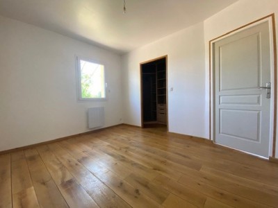MAISON A VENDRE - ST YAN - 655,4 m2 - 527000 €