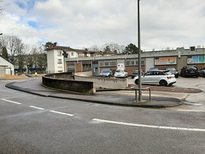 PARKING A LOUER - CHALON SUR SAONE - 29 € charges comprises par mois