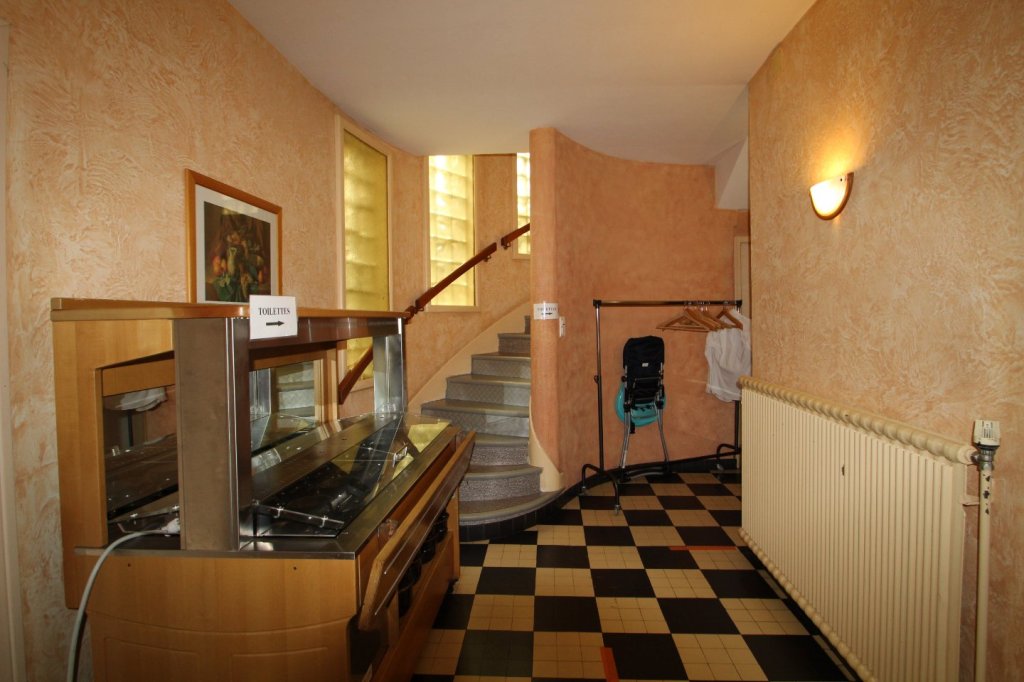 Bar Hotel Restaurant A VENDRE - DOMPIERRE SUR BESBRE - 366,42 m2 - 316 000 €