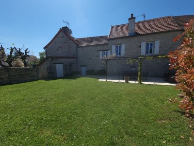 Proprit de charme A VENDRE - FONTAINES - 210 m2 - 595000 €