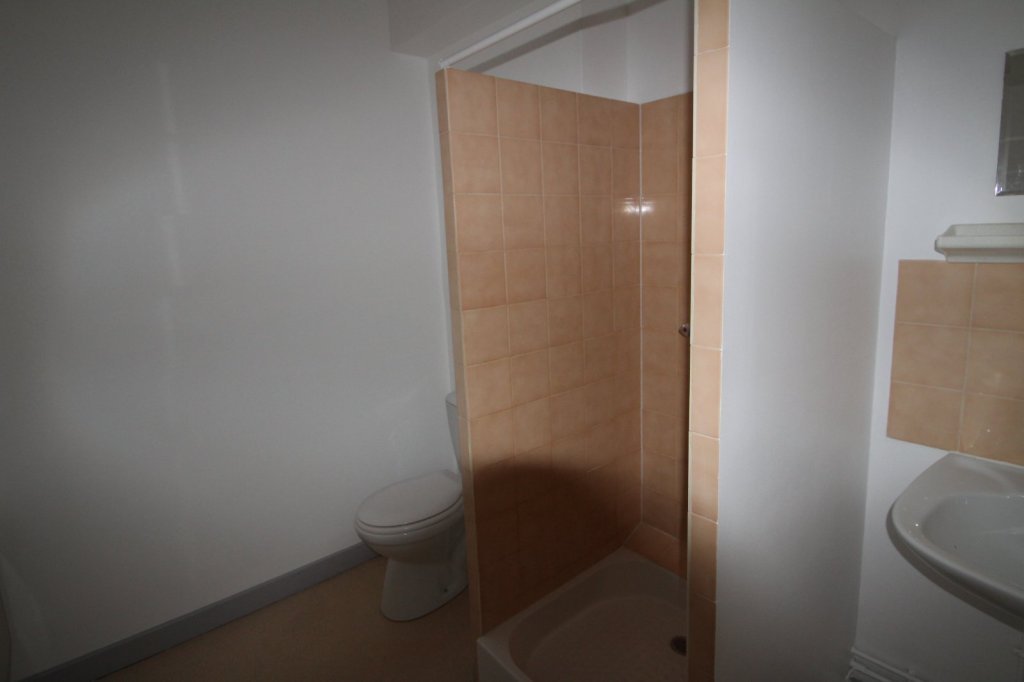 STUDIO A LOUER - AUTUN - 37.85 m2 - 358 € charges comprises par mois