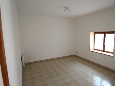 STUDIO A LOUER - CHAGNY - 21,16 m2 - 325 € charges comprises par mois