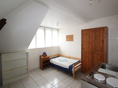 STUDIO A LOUER - DIJON - 13,28 m2 - 350 € charges comprises par mois