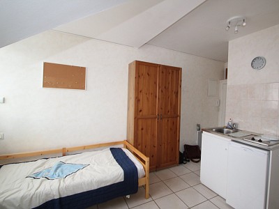 STUDIO A LOUER - DIJON - 13,28 m2 - 350 € charges comprises par mois