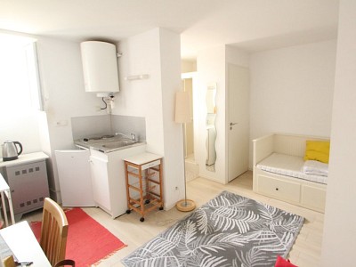 STUDIO MEUBLE A LOUER - DIJON - 16,19 m2 - 330 € charges comprises par mois