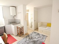 STUDIO MEUBLE A LOUER - DIJON - 16.19 m2 - 370 &euro; charges comprises par mois