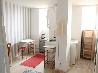 STUDIO MEUBLE A LOUER - DIJON - 16,19 m2 - 330 € charges comprises par mois