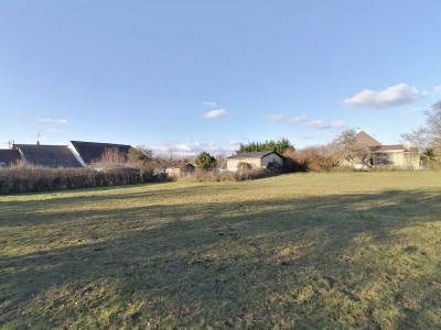 TERRAIN A VENDRE - LA CHARMEE - 1100 m2 - 78000 €