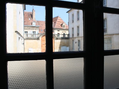 APPARTEMENT T1 A VENDRE - SEMUR EN AUXOIS - 28,64 m2 - 68000 €