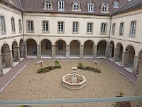 APPARTEMENT T2 A LOUER - AUTUN CENTRE VILLE - 42.42 m2 - 415 &euro; charges comprises par mois