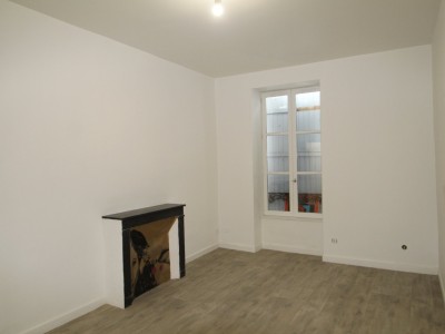 APPARTEMENT T2 BIS A LOUER - CHAGNY 16 AVENUE DE LA REPUBLIQUE - 62,07 m2 - 580 € charges comprises par mois