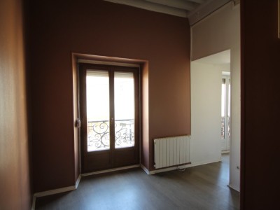 APPARTEMENT T2 A LOUER - CHAGNY - 33,48 m2 - 340 € charges comprises par mois