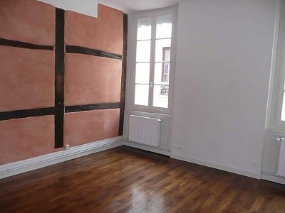 APPARTEMENT T2 A LOUER - CHALON SUR SAONE CENTRE VILLE - 54,24 m2 - 460 € charges comprises par mois