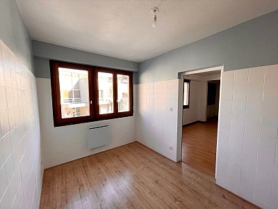 APPARTEMENT T2 A LOUER - CHALON SUR SAONE - 42,8 m2 - 469,77 € charges comprises par mois