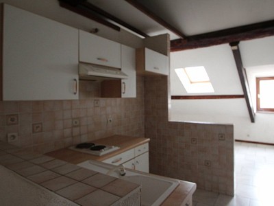 APPARTEMENT T2 A LOUER - DIJON - 33,28 m2 - 505 € charges comprises par mois