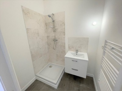 APPARTEMENT T2 A LOUER - GUEUGNON - 37,6 m2 - 396 € charges comprises par mois
