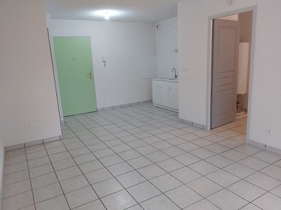 APPARTEMENT T2 A LOUER - LE CREUSOT - 37 m2 - 392 € charges comprises par mois