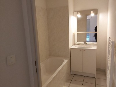 APPARTEMENT T2 A LOUER - LE CREUSOT - 37 m2 - 392 € charges comprises par mois