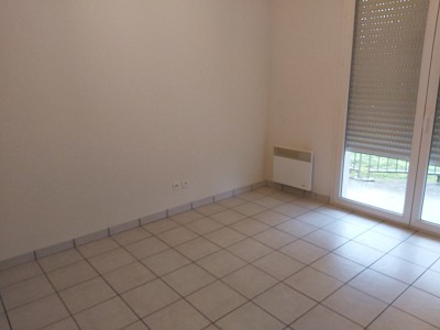 APPARTEMENT T2 A LOUER - LE CREUSOT - 37 m2 - 392 € charges comprises par mois