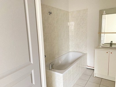 APPARTEMENT T2 A LOUER - LE CREUSOT - 40,19 m2 - 382 € charges comprises par mois