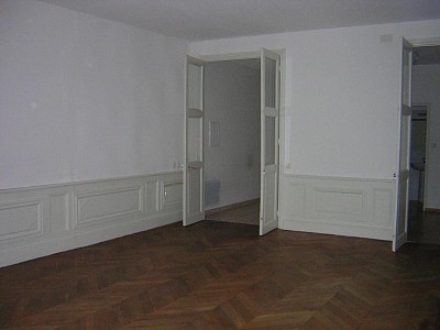 APPARTEMENT T2 A LOUER - PARAY LE MONIAL - 60,6 m2 - 425 € charges comprises par mois