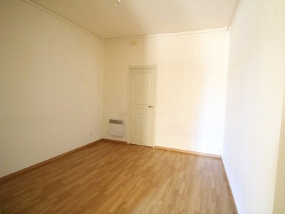 APPARTEMENT T2 A LOUER - PARAY LE MONIAL - 60,6 m2 - 425 € charges comprises par mois