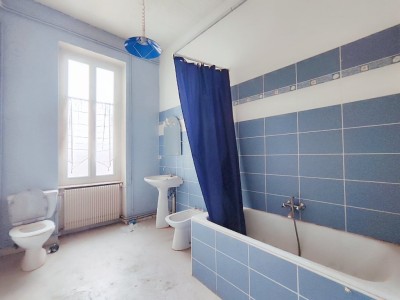 APPARTEMENT T2 A VENDRE - MONTCEAU LES MINES - 95 m2 - 60000 €