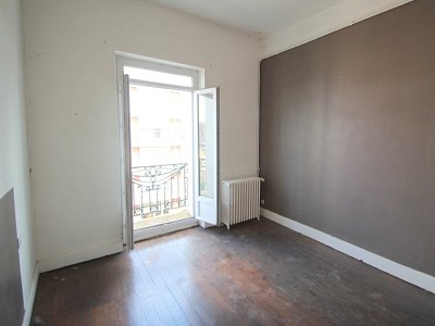 APPARTEMENT T2 A VENDRE - MONTCEAU LES MINES - 53 m2 - 32000 €