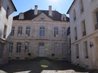 APPARTEMENT T2 - SEMUR EN AUXOIS - 56.5 m2 - VENDU