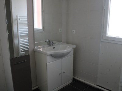 APPARTEMENT T2 A VENDRE - ST APOLLINAIRE - 49 m2 - 173000 €