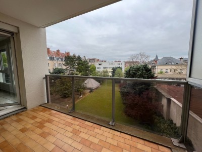 APPARTEMENT T3 A LOUER - DIJON - 81 m2 - 845 € charges comprises par mois