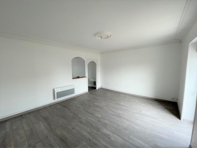 APPARTEMENT T3 A LOUER - LE BREUIL - 51 m2 - 550 € charges comprises par mois