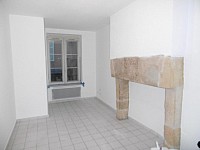 APPARTEMENT T3 A LOUER - PARAY LE MONIAL QUARTIER HISTORIQUE - 51.1 m2 - 494 &euro; charges comprises par mois