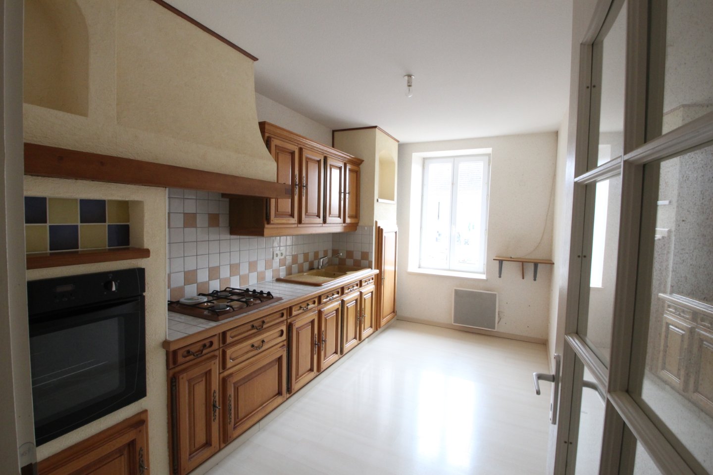 APPARTEMENT T3 - BELLEVESVRE - 86 m2 - LOU&Eacute;