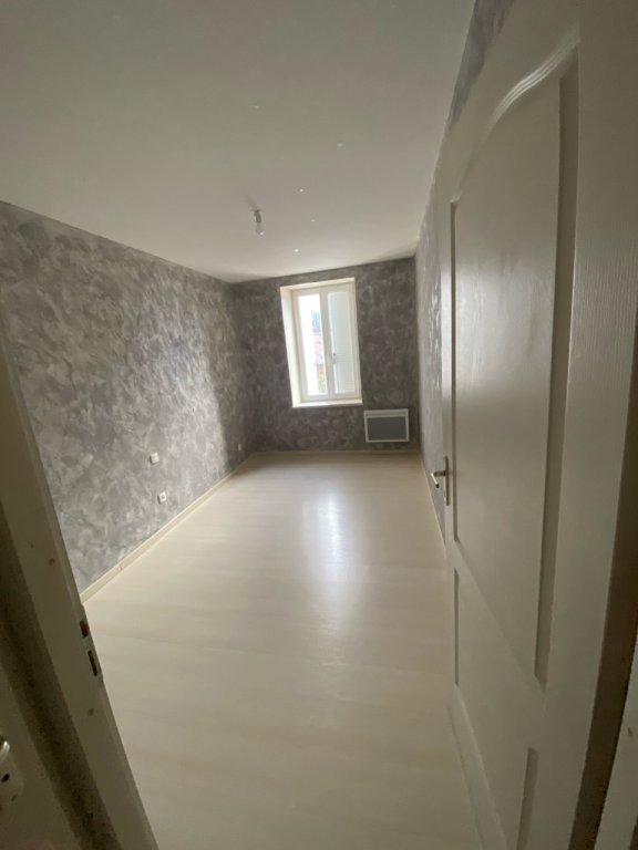 APPARTEMENT T3 - BELLEVESVRE - 86 m2 - LOU&Eacute;