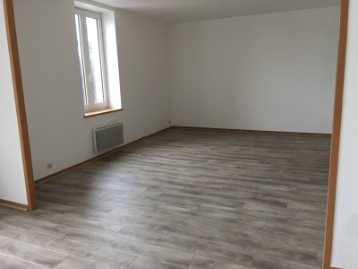 APPARTEMENT T3 A LOUER - PIERRE DE BRESSE - 80 m2 - 550 € charges comprises par mois