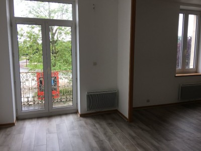 APPARTEMENT T3 A LOUER - PIERRE DE BRESSE - 80 m2 - 550 € charges comprises par mois