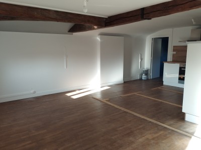 APPARTEMENT T3 - VERDUN SUR LE DOUBS - 57,19 m2 - LOUÉ